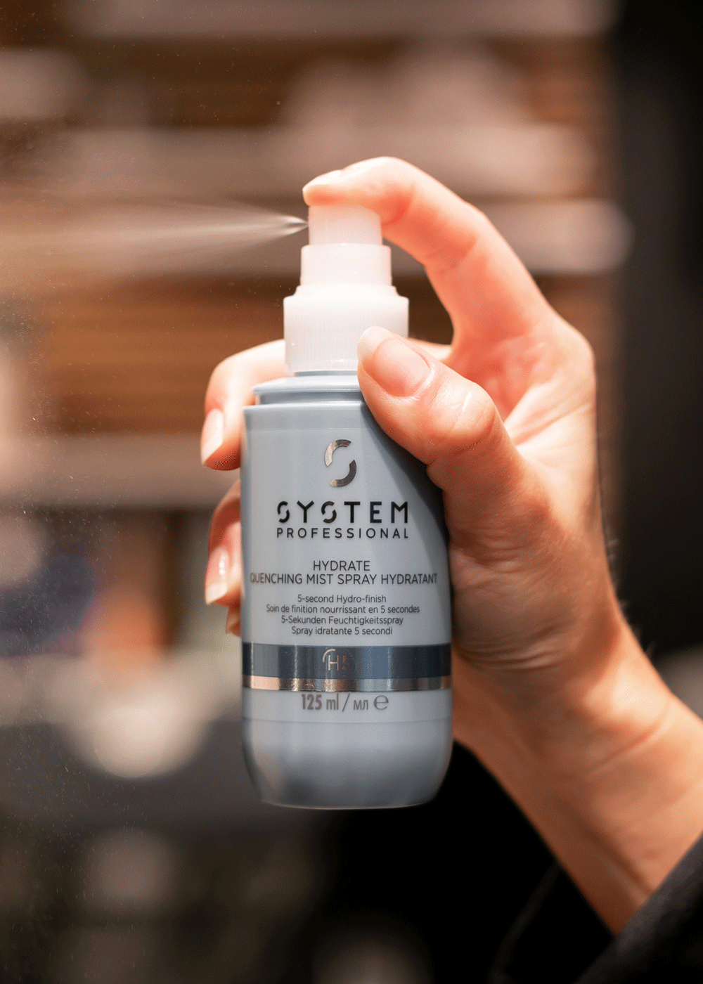 System Professional Hydrate Quenching Mist H5 – lätt fuktspray som återfuktar och ger mjukt, följsamt hår.