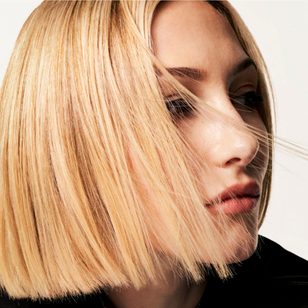 Blunt bob med rette, presise linjer og glatt finish som fremhever form og struktur