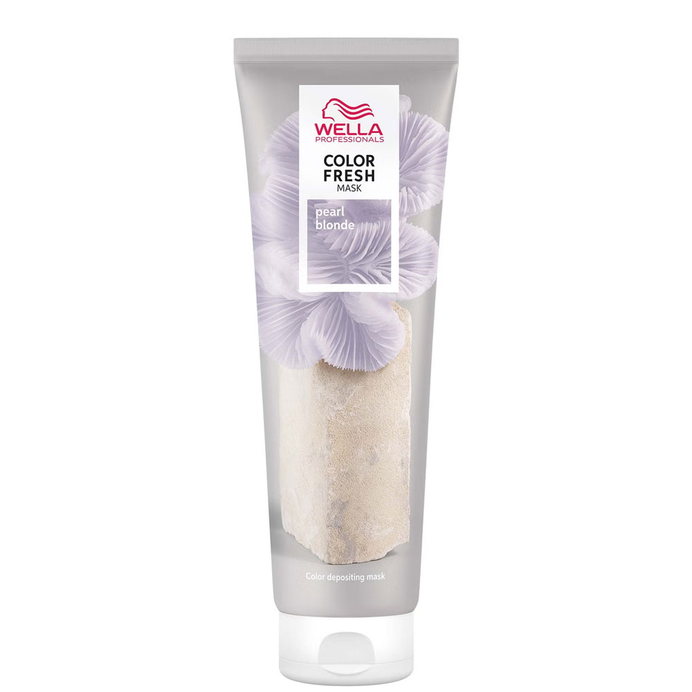 Varm blond hårfarge i Honey Luxe Blonde-nyanse med gyldne toner og naturlig glans