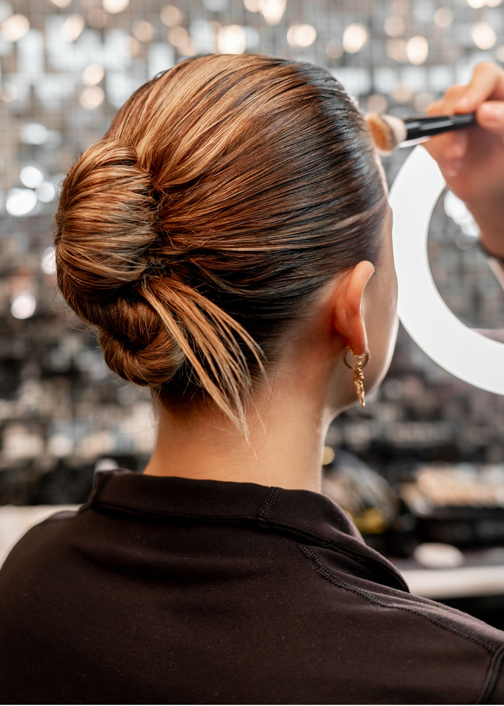 Mykt polert oppsett med lav knute og naturlig glans