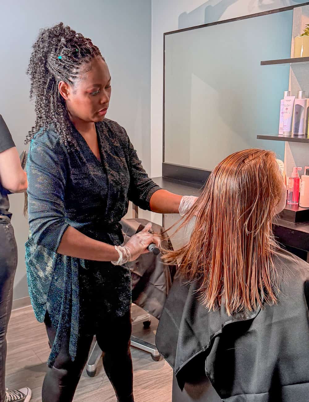 Keratin behandling i salong hos Nikita Hair