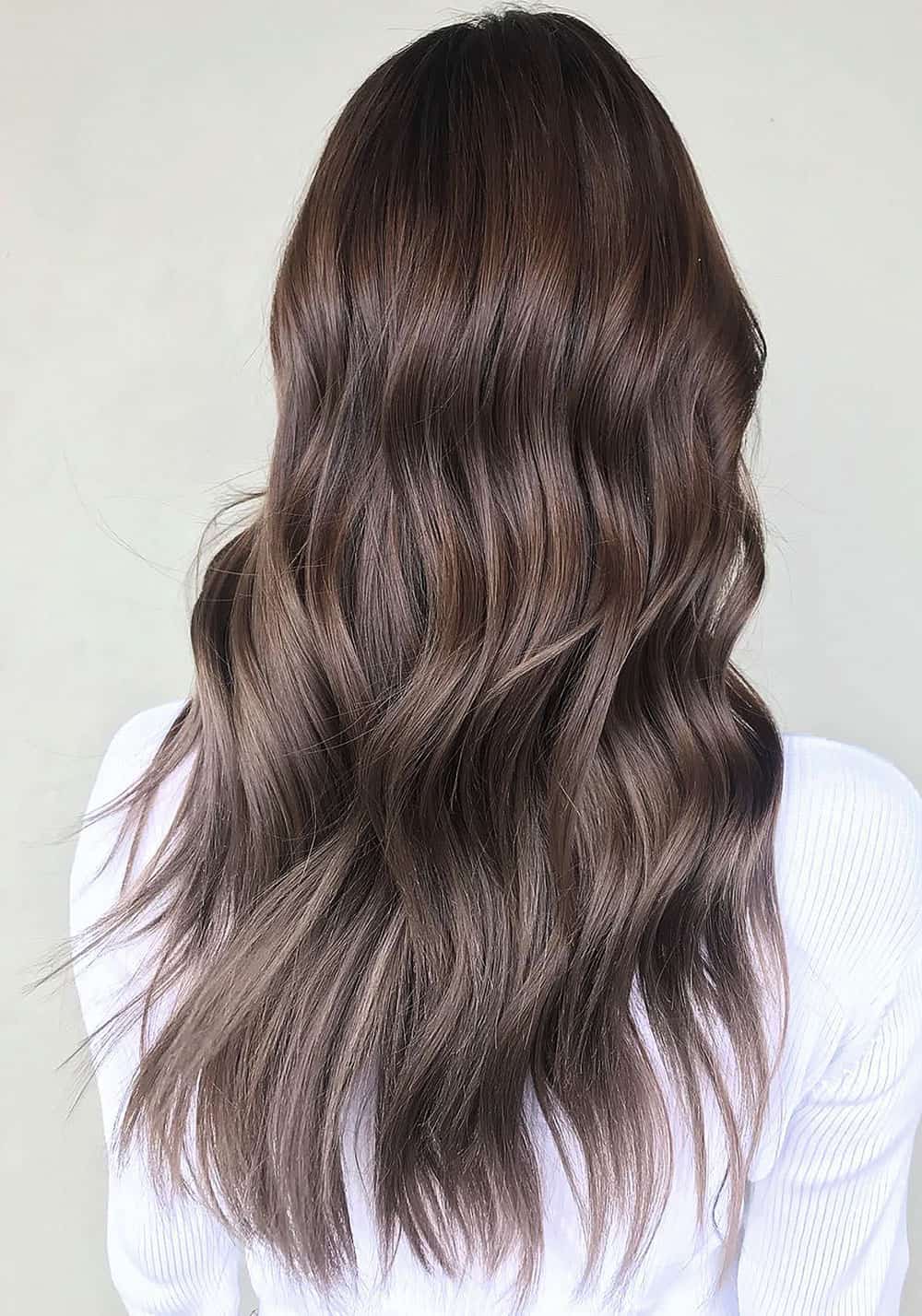Mocha brunette – mjuk brun hårfärg med glans och dimension